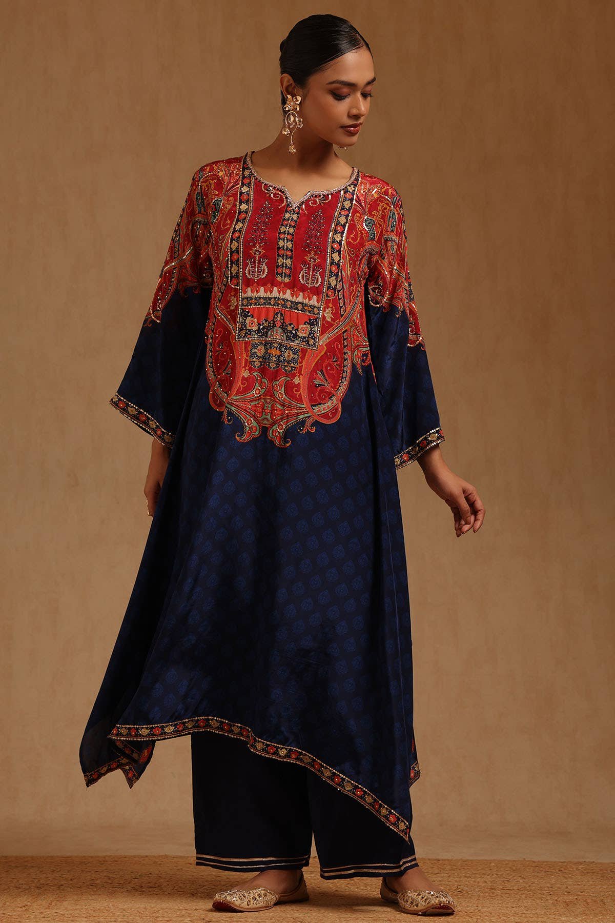 Navy Blue Crepe Ethnic Motifs Hand Embroidered Salwar Suit With Sequins - Image 7