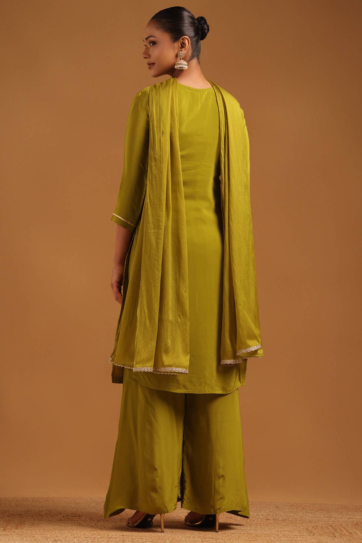 Light Green Organza Ethnic Motifs Zari Embroidered Palazzo Suit Set Organza · Zari & Sequin · Leaf Neck · Silk Blend Palazzo · Chinon Dupatta - Image 4