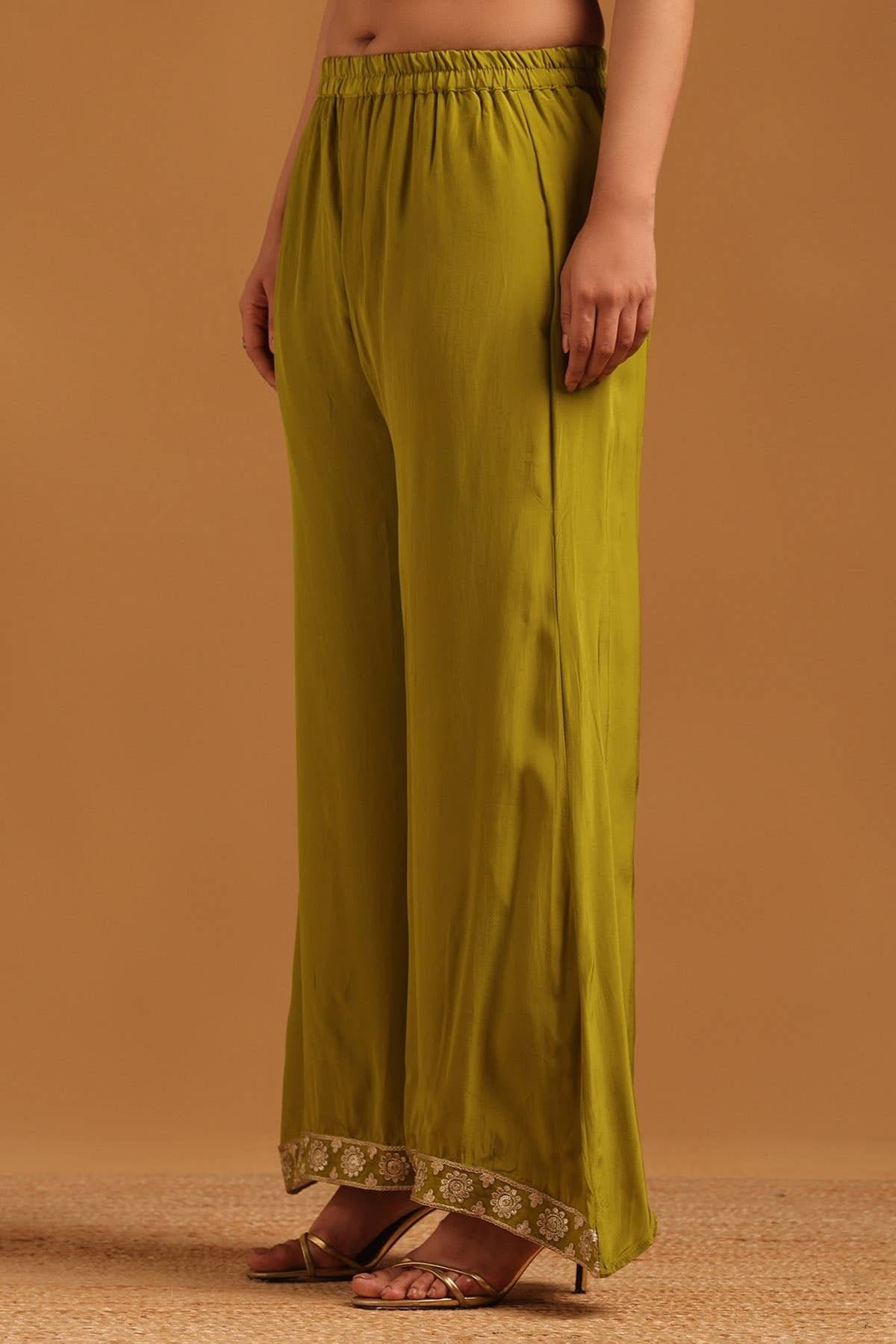 Light Green Organza Ethnic Motifs Zari Embroidered Palazzo Suit Set Organza · Zari & Sequin · Leaf Neck · Silk Blend Palazzo · Chinon Dupatta - Image 5